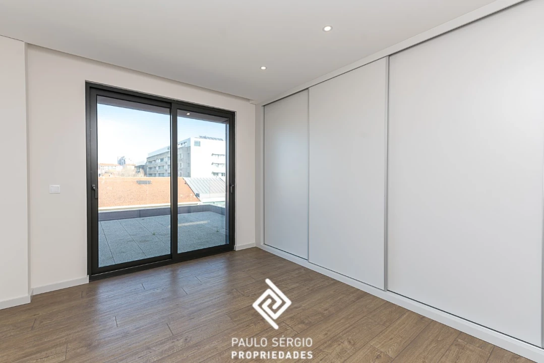 Apartamento T4 para Venda em Ramalde Foto 20