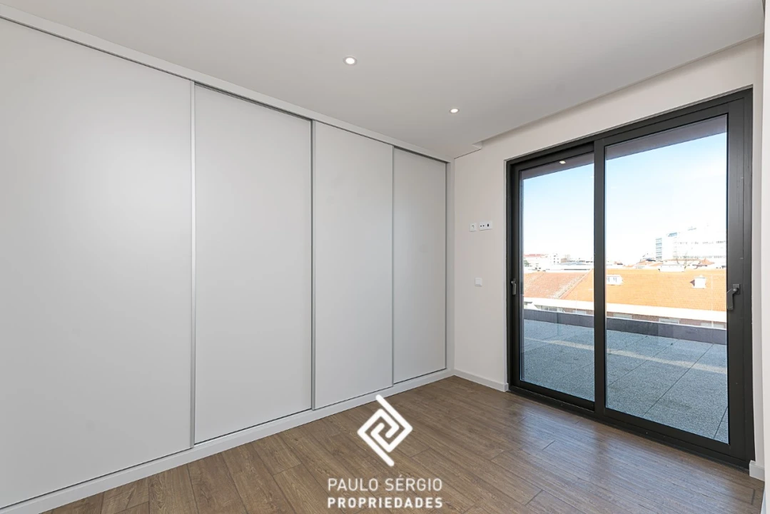 Apartamento T4 para Venda em Ramalde Foto 22