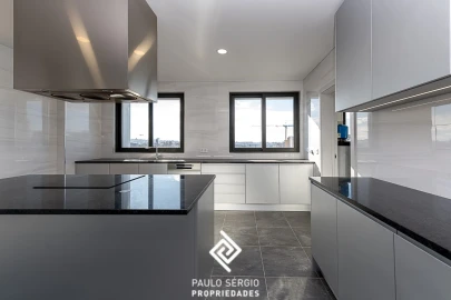 Apartamento T4 para Venda em Ramalde
