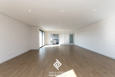 Apartamento T4 para Venda em Ramalde