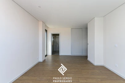 Apartamento T4 para Venda em Ramalde