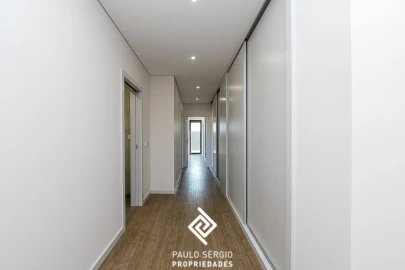 Apartamento T4 para Venda em Ramalde