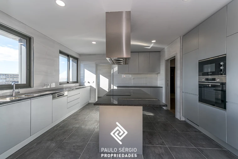 Apartamento T4 para Venda em Ramalde Foto 3