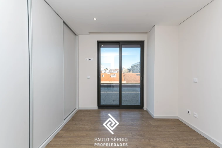Apartamento T4 para Venda em Ramalde Foto 21