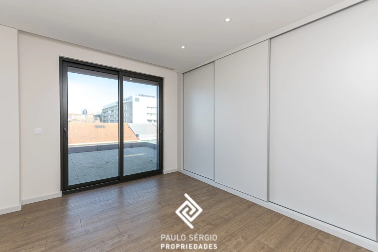 Apartamento T4 para Venda em Ramalde Foto 20
