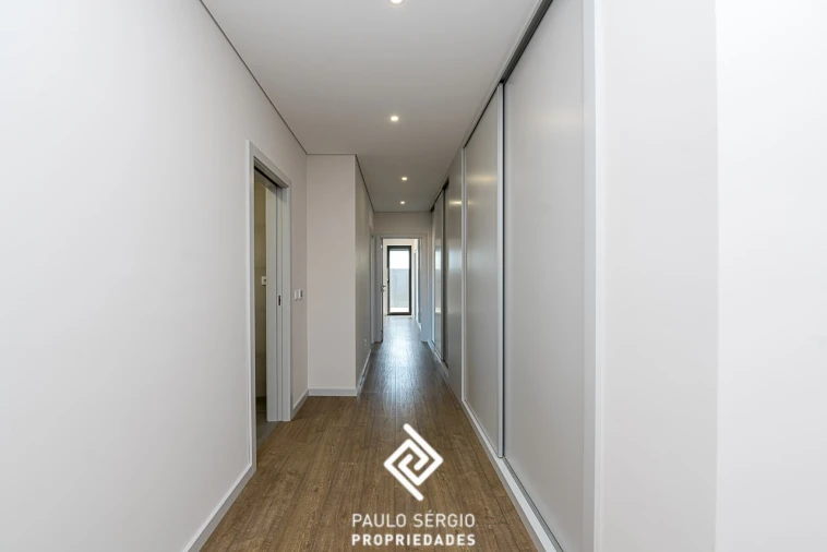 Apartamento T4 para Venda em Ramalde Foto 14