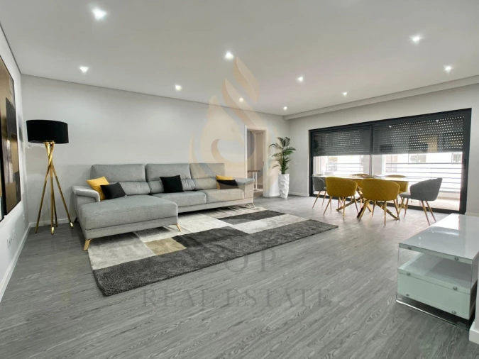 Apartamento T3 para Venda em Quelfes Foto 5