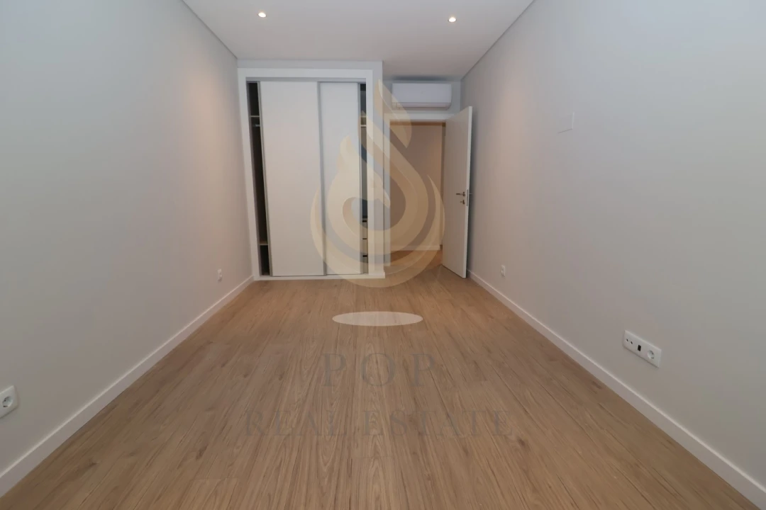 Apartamento T3 para Venda em Montenegro Foto 24