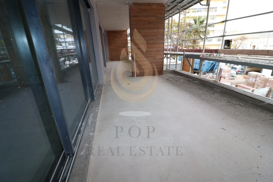 Apartamento T4 para Venda em Faro (Sé e São Pedro) Foto 1