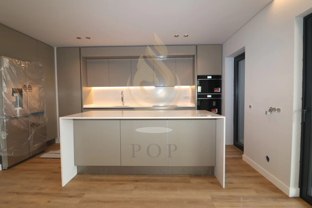 Apartamento T3 para Venda em Faro (Sé e São Pedro) Foto 3