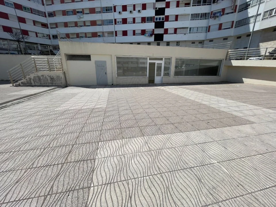 Loja para Arrendamento em Póvoa de Santa Iria e Forte da Casa Foto 1