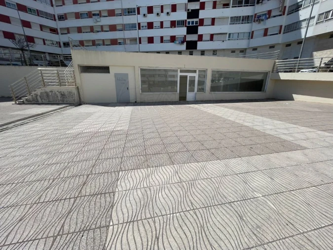 Loja para Arrendamento em Póvoa de Santa Iria e Forte da Casa