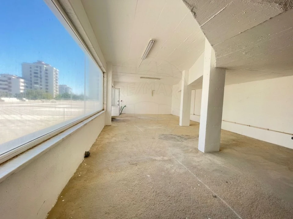 Loja para Arrendamento em Póvoa de Santa Iria e Forte da Casa Foto 4