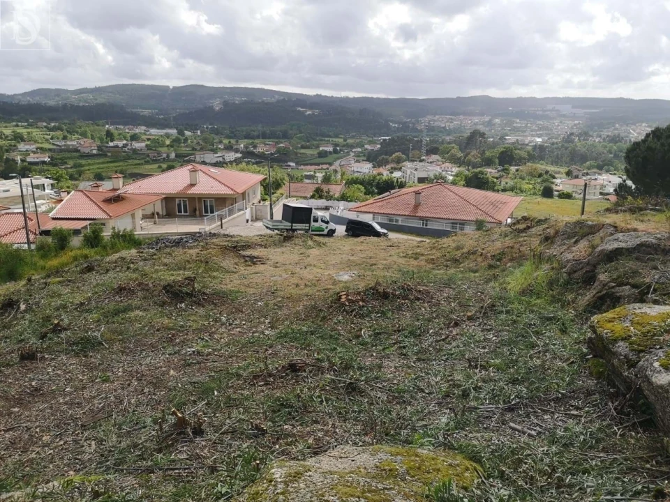 Terreno para Venda em Santo Tirso, Couto (Santa Cristina e São Miguel) e Burgães Foto 1