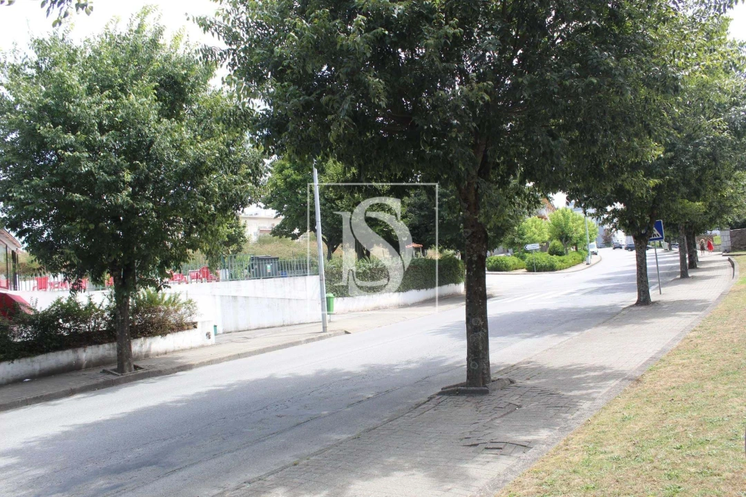 Negócio para Venda em Vila Cova da Lixa e Borba de Godim Foto 2