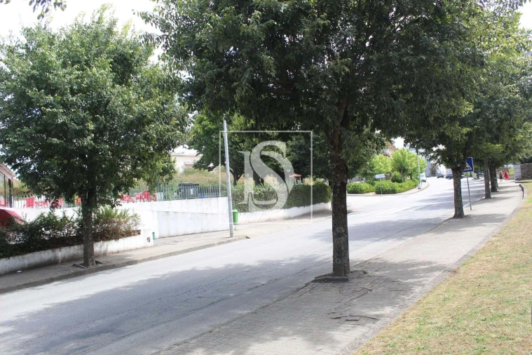 Negócio para Venda em Vila Cova da Lixa e Borba de Godim Foto 2