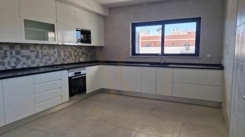 Apartamento T4 para Venda em Tavira (Santa Maria e Santiago)