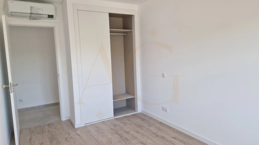 Apartamento T4 para Venda em Tavira (Santa Maria e Santiago) Foto 14
