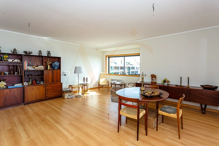 Apartamento T3 para Venda em Olhão Foto 3