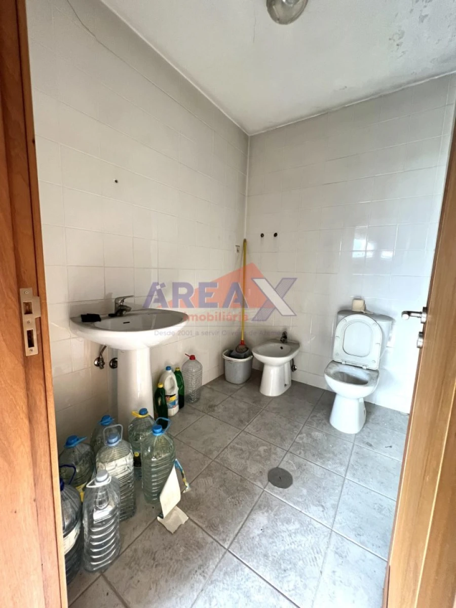 Prédio para Venda em O. Azeméis, Riba-Ul, Ul, Macinhata Seixa, Madail Foto 12