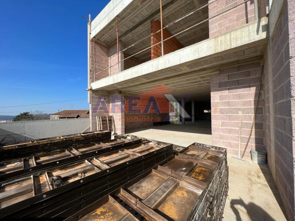 Moradia T3 para Venda em O. Azeméis, Riba-Ul, Ul, Macinhata Seixa, Madail Foto 4