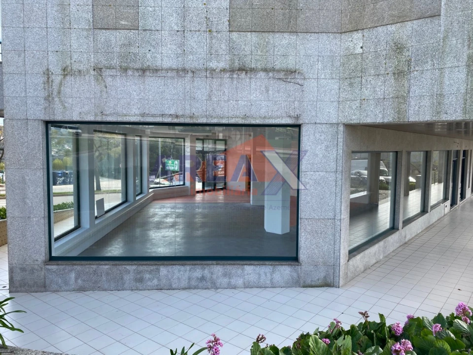 Loja para Arrendamento em O. Azeméis, Riba-Ul, Ul, Macinhata Seixa, Madail Foto 4