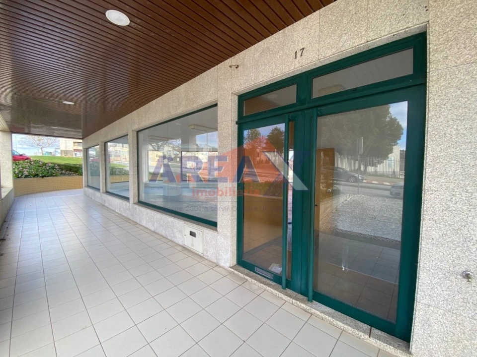 Loja para Arrendamento em O. Azeméis, Riba-Ul, Ul, Macinhata Seixa, Madail Foto 6