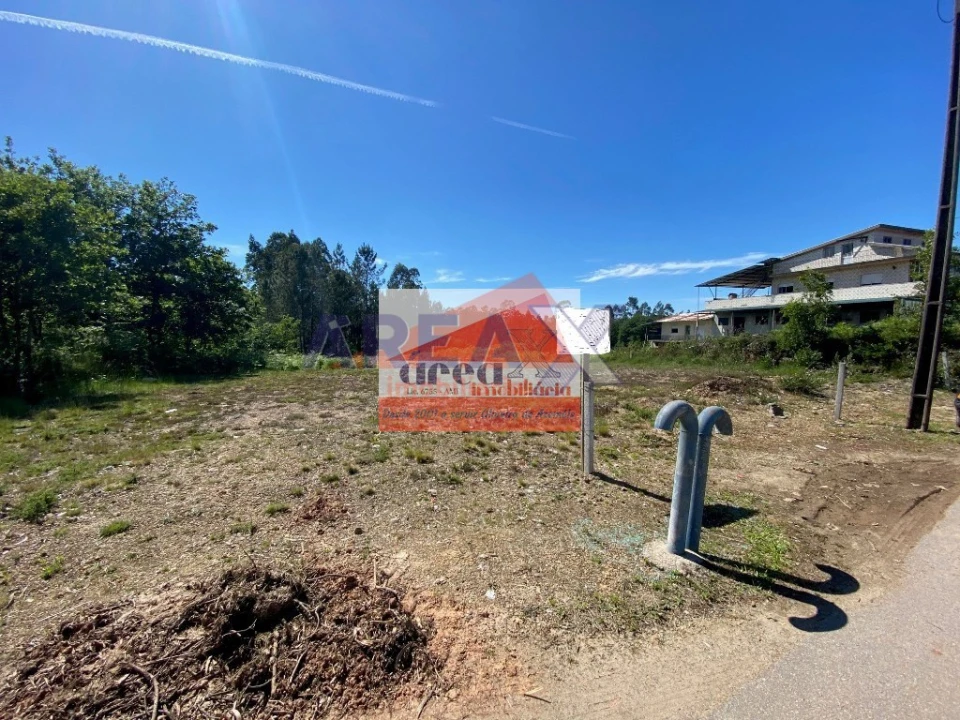 Terreno para Venda em Milheiros de Poiares Foto 2