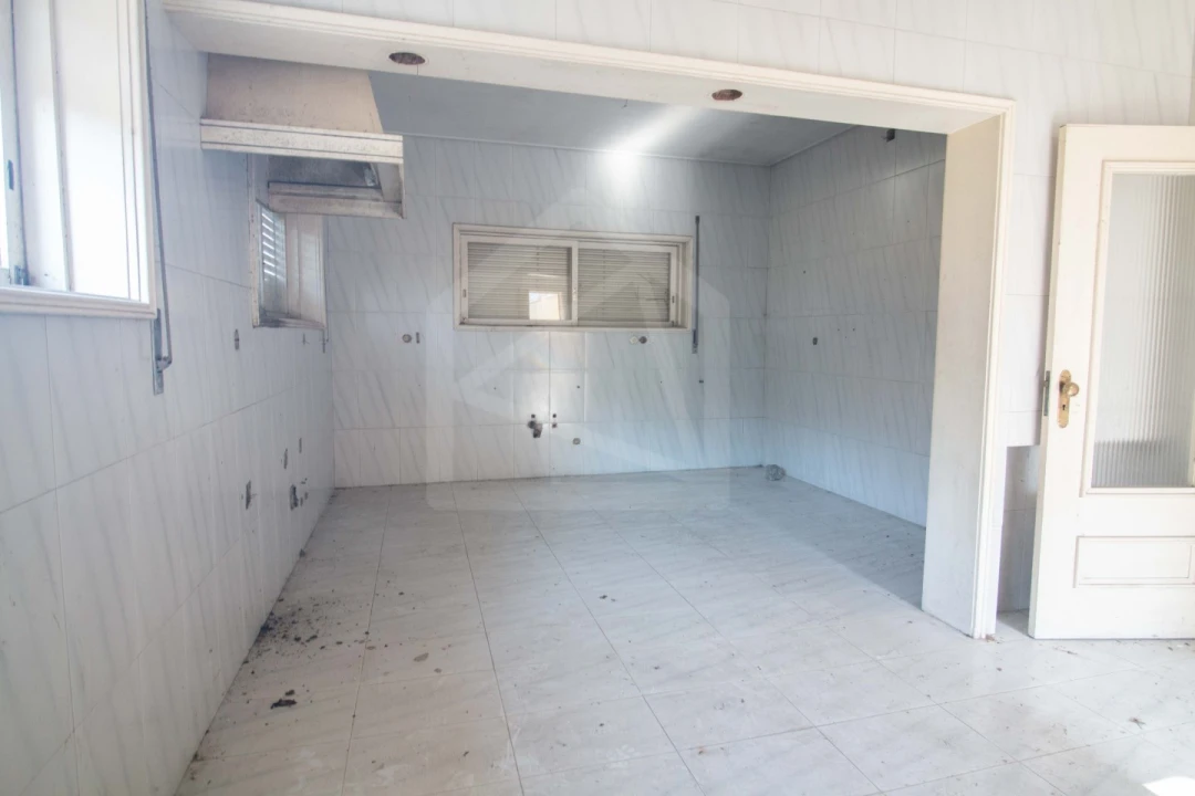 Quinta T6 para Venda em São João da Madeira Foto 3