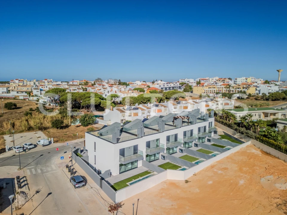 Moradia T4 para Venda em Montenegro Foto 7