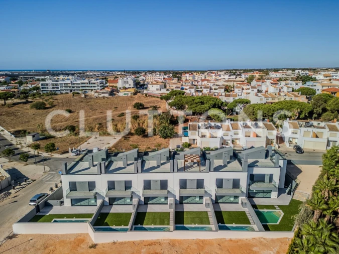 Moradia T4 para Venda em Montenegro Foto 5