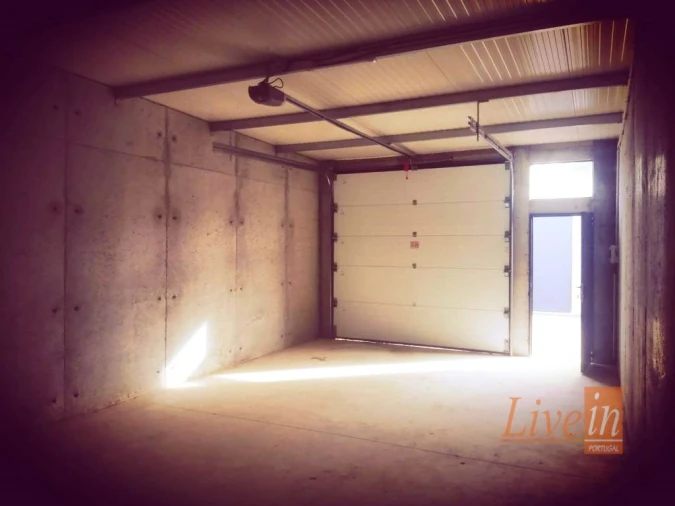 Garagem para Venda em Santa Maria, São Pedro e Matacães Foto 7