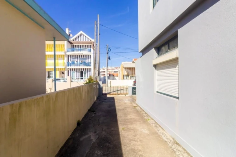 Moradia T9 para Venda em Gafanha da Encarnação Foto 36
