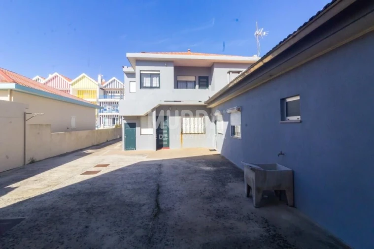 Moradia T9 para Venda em Gafanha da Encarnação Foto 37