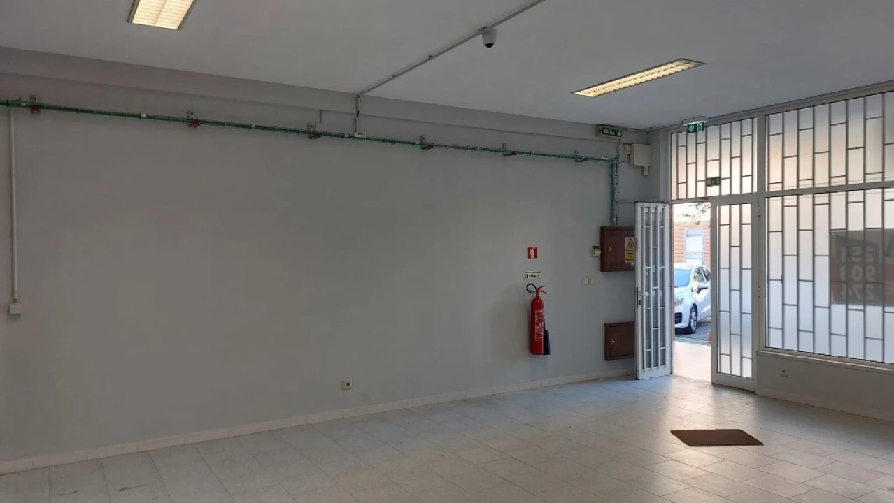 Loja para Venda em Lomar e Arcos Foto 1