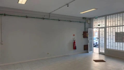 Loja para Venda em Lomar e Arcos