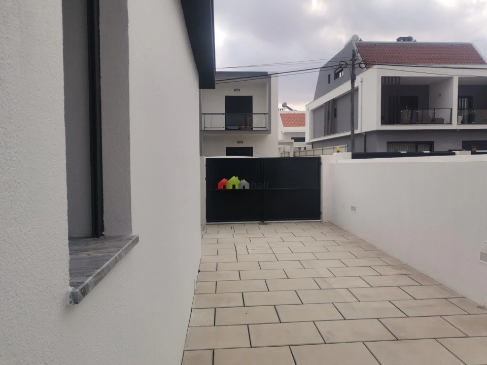 Moradia T3 para Venda em Fernao Ferro Foto 21