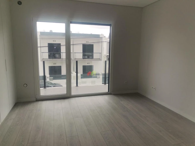 Moradia T3 para Venda em Fernao Ferro Foto 29