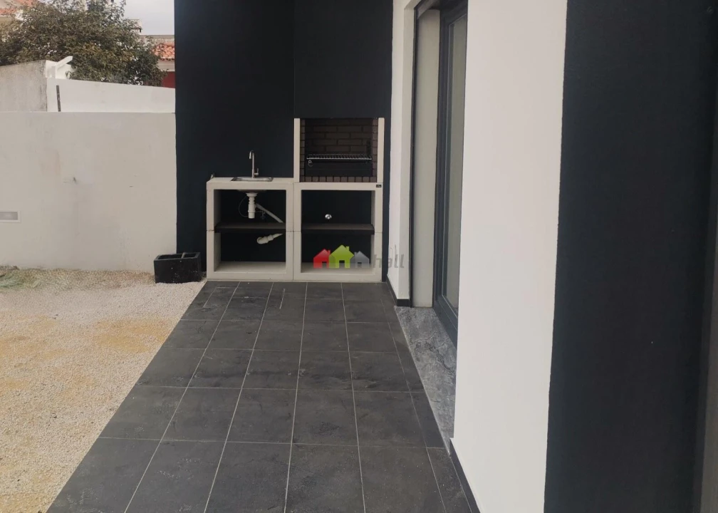 Moradia T3 para Venda em Fernao Ferro Foto 22