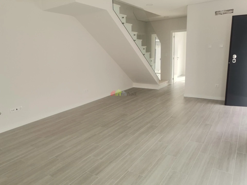 Moradia T3 para Venda em Fernao Ferro Foto 32