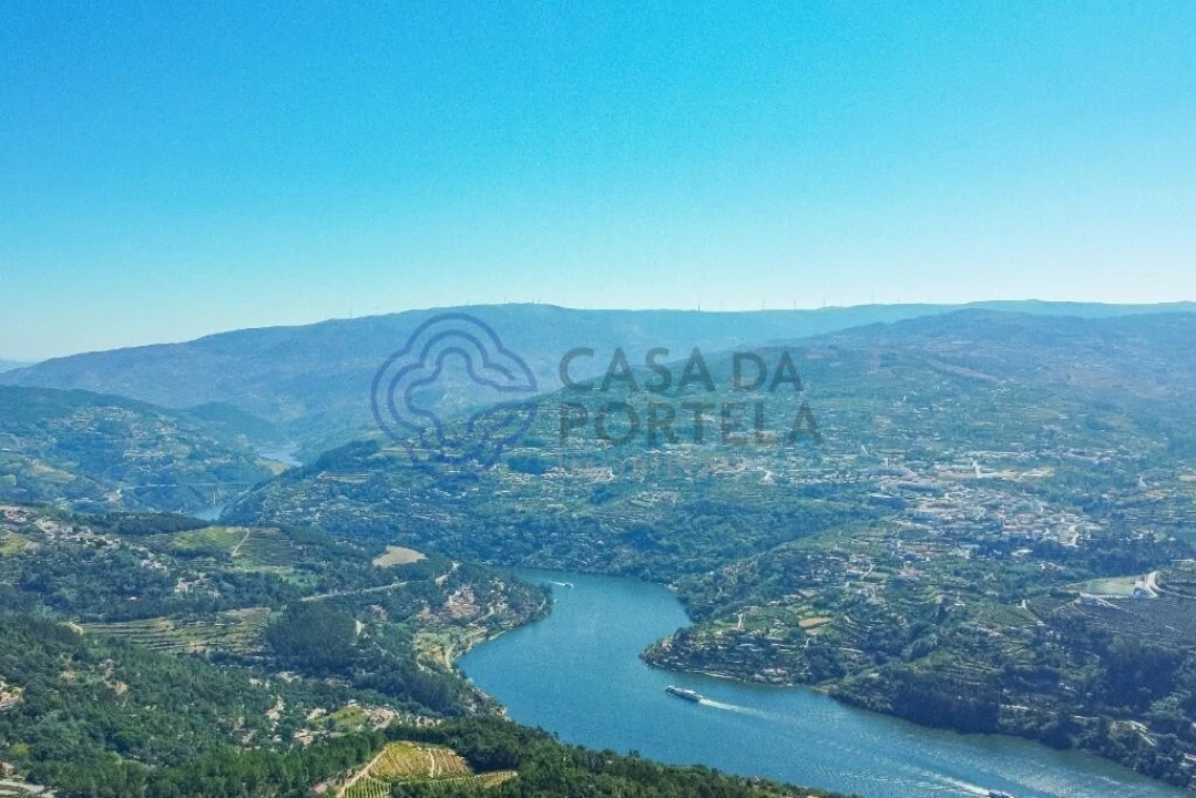 Moradia T1 para Venda em Santa Cruz do Douro e São Tomé de Covelas Foto 32