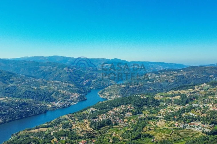 Moradia T1 para Venda em Santa Cruz do Douro e São Tomé de Covelas Foto 33