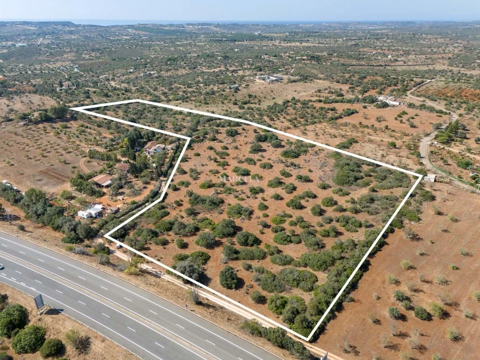 Terreno para Venda em Lagos (São Sebastião e Santa Maria) Foto 2