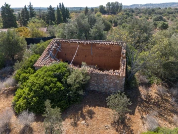 Terreno para Venda em Lagos (São Sebastião e Santa Maria)