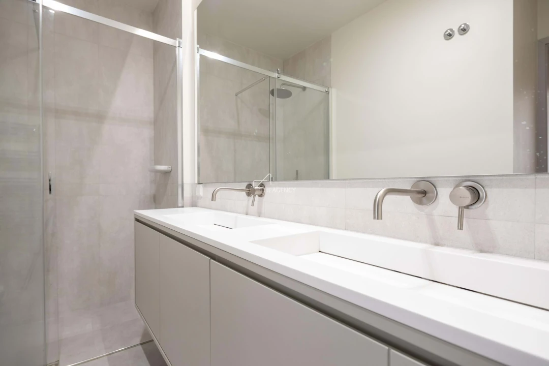 Apartamento T1 para Venda em Santo António Foto 9