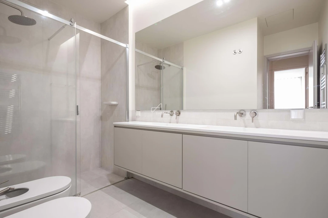 Apartamento T1 para Venda em Santo António Foto 10