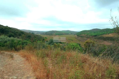 Terreno para Venda em Lagos (São Sebastião e Santa Maria)