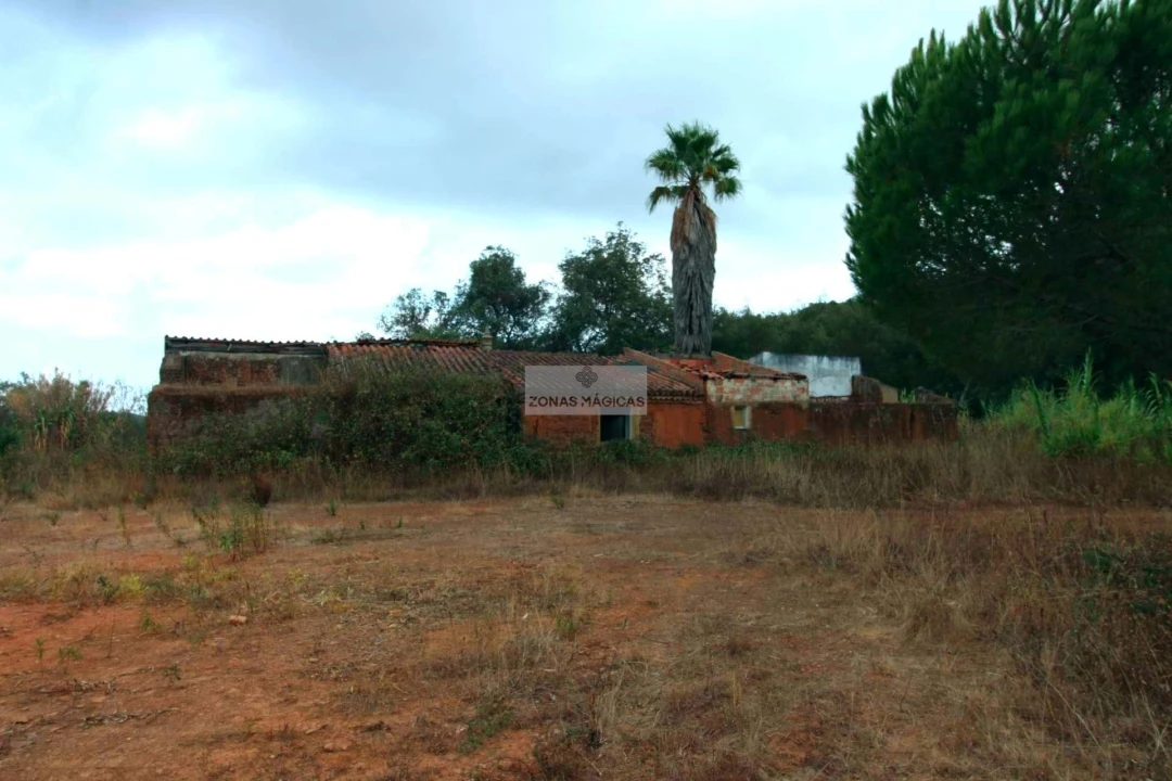 Terreno para Venda em Lagos (São Sebastião e Santa Maria) Foto 2