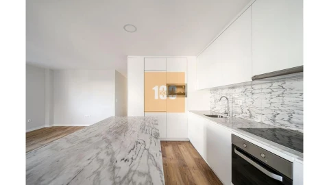 Apartamento T3 para Venda em Cedofeita, Santo Ildefonso, Sé, Miragaia, São Nicolau e Vitória