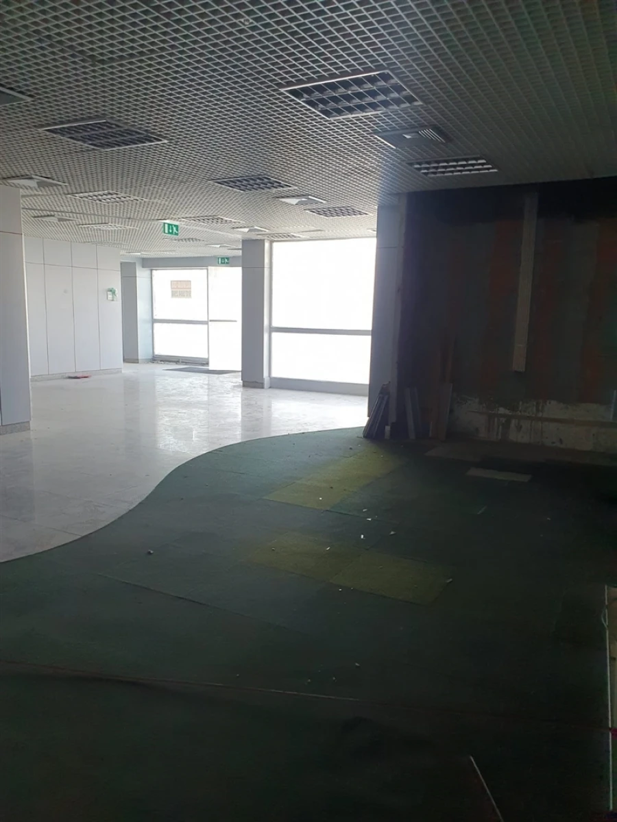 Loja para Arrendamento em Lourosa Foto 4